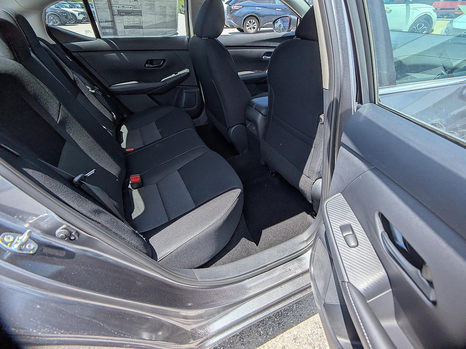 2025 Nissan Sentra SV photo 4