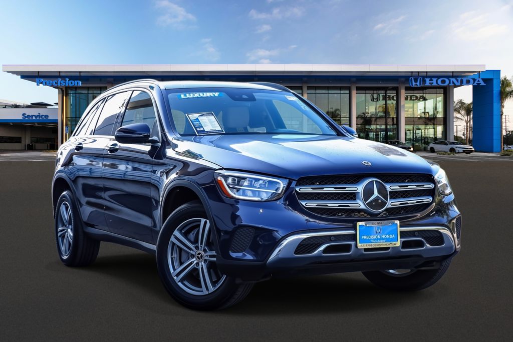 2022 Mercedes-Benz GLC GLC300's photo
