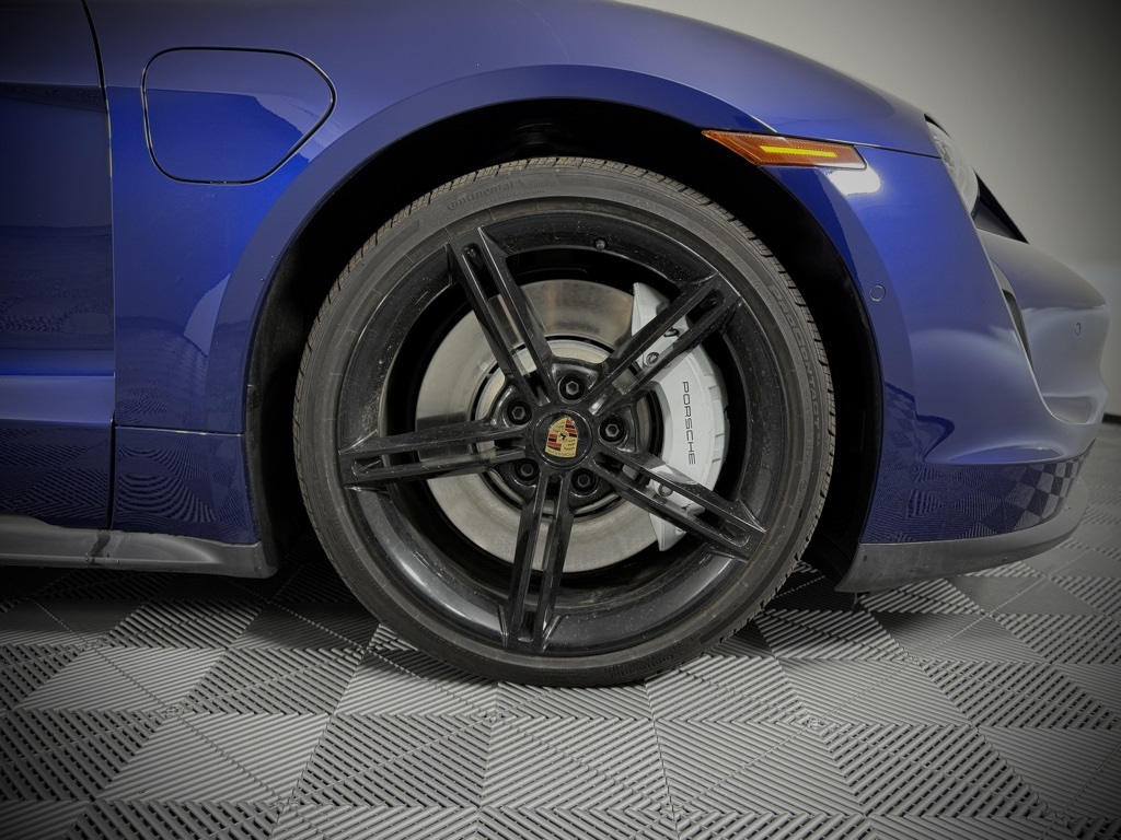 2024 Porsche Taycan photo 19