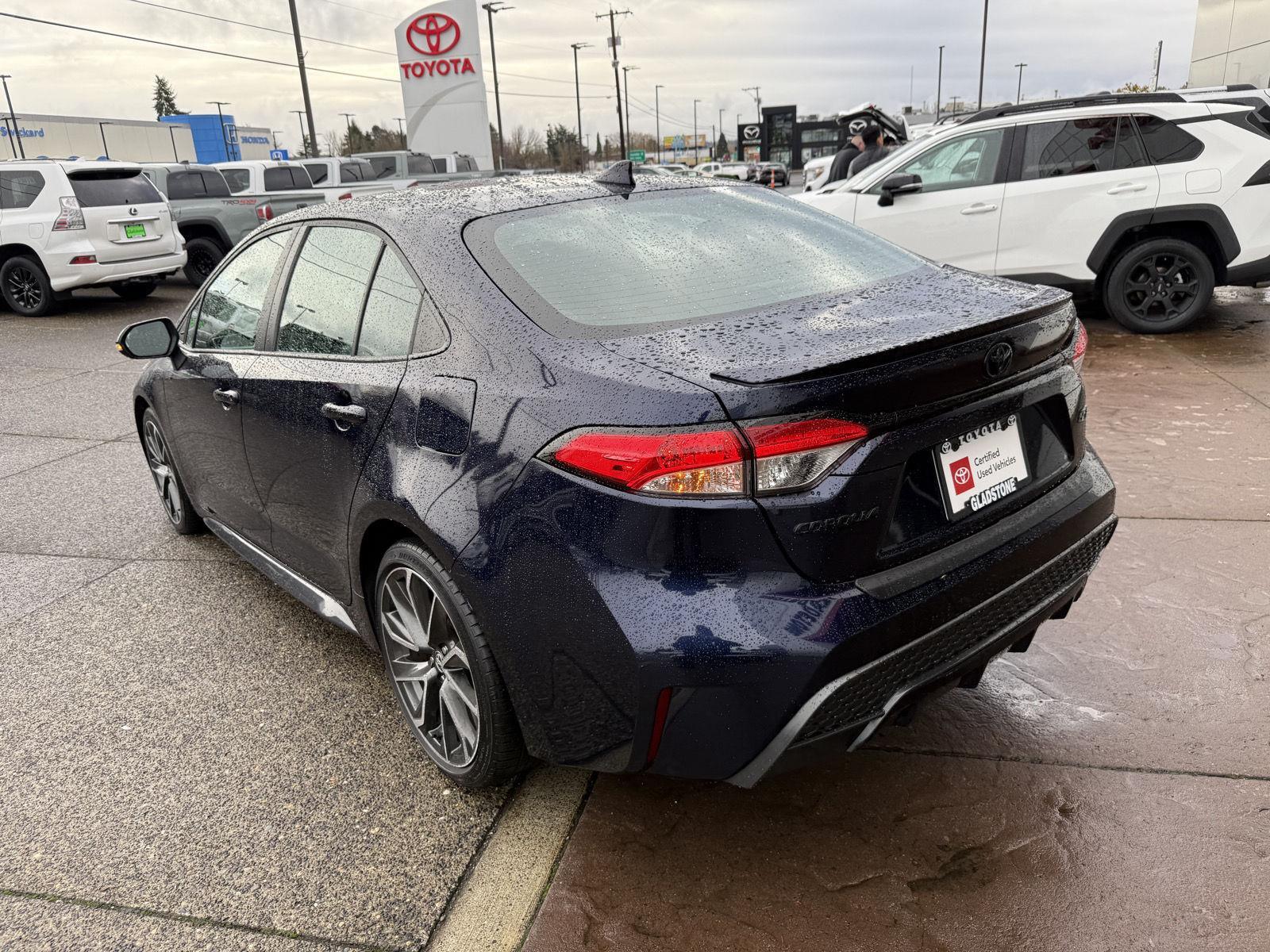 2022 Toyota Corolla SE photo 3