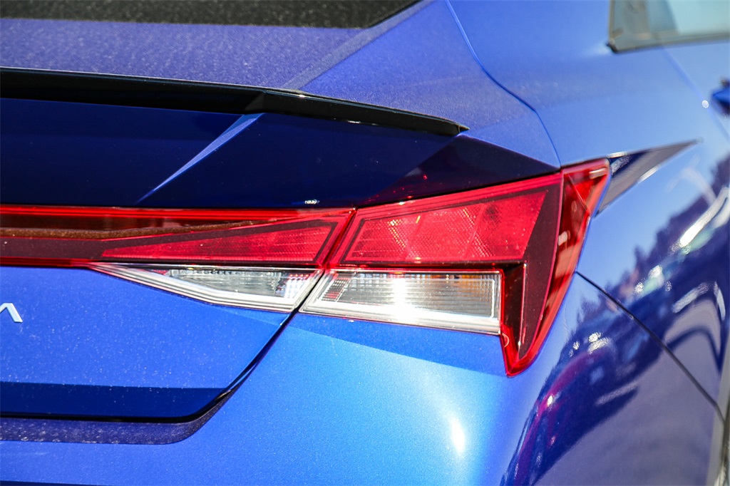 2025 Hyundai Elantra SEL Sport photo 7