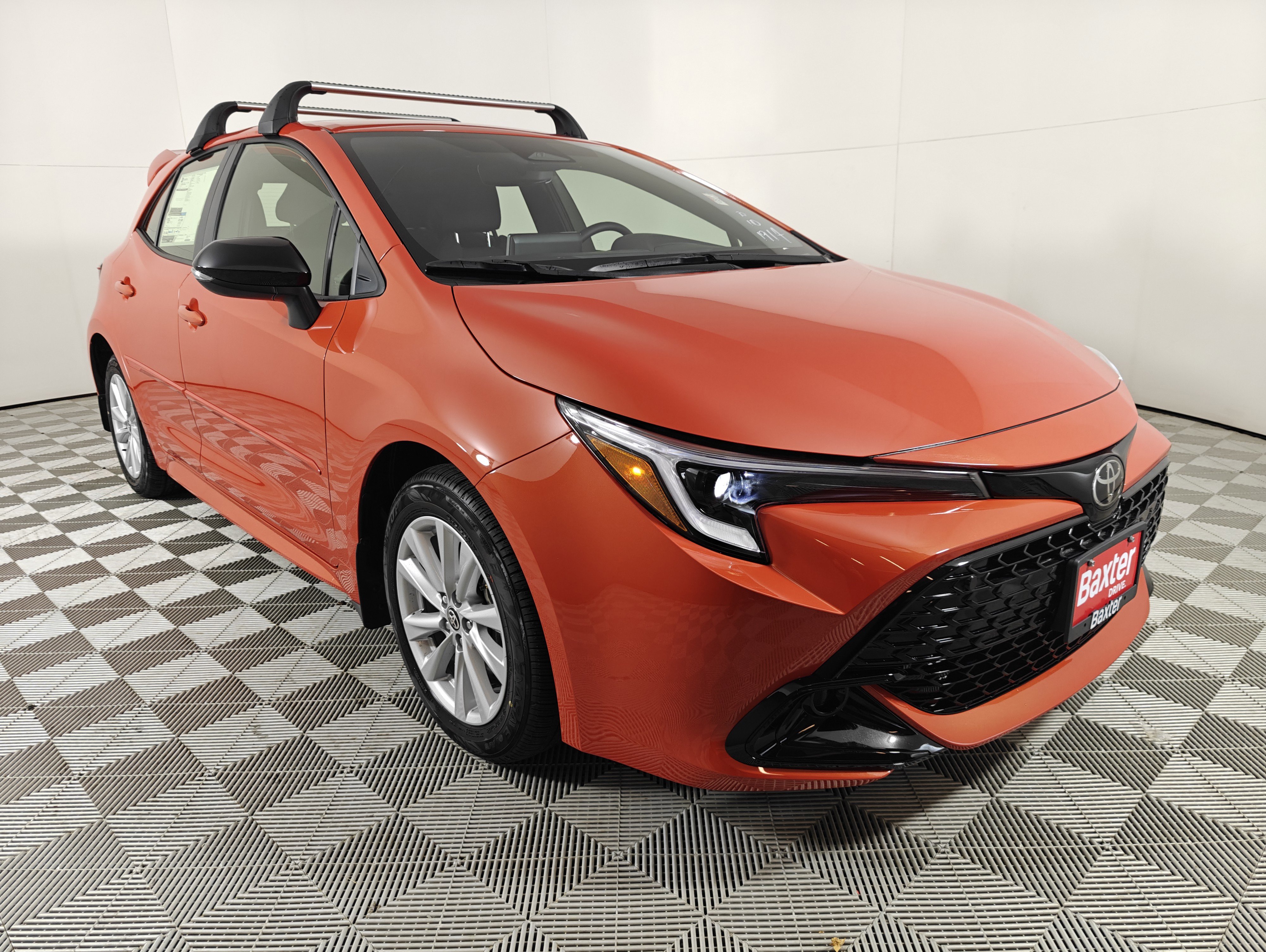 2026 Toyota Corolla Hatchback SE's photo