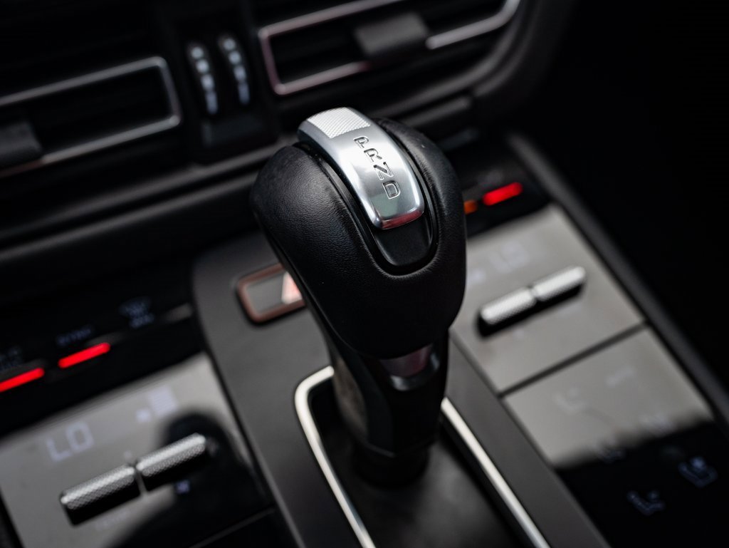 2024 Porsche Macan T photo 22