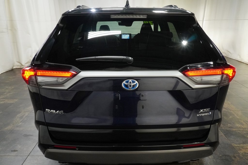 2020 Toyota RAV4 Hybrid XSE photo 4