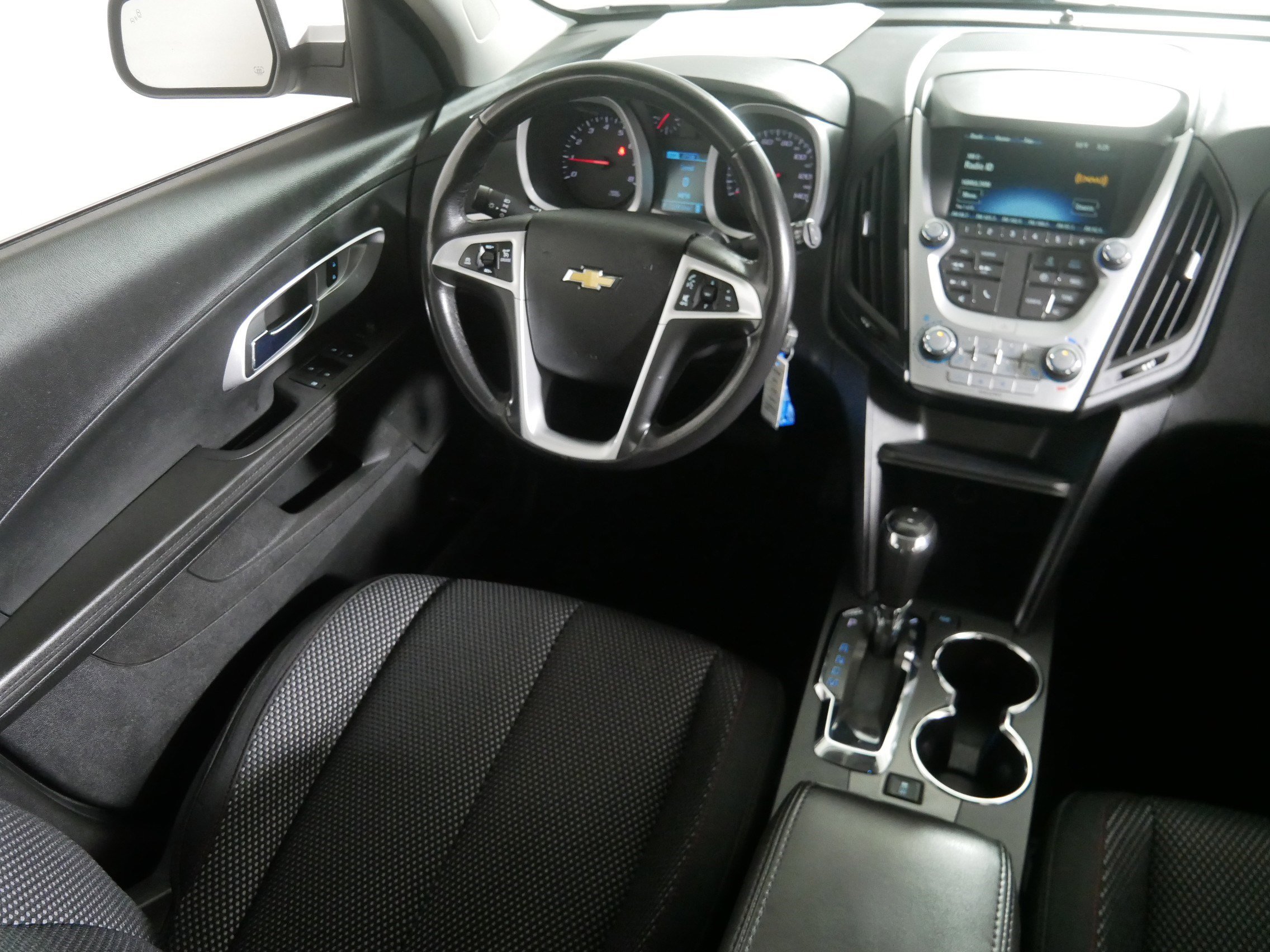 2017 Chevrolet Equinox LT photo 9