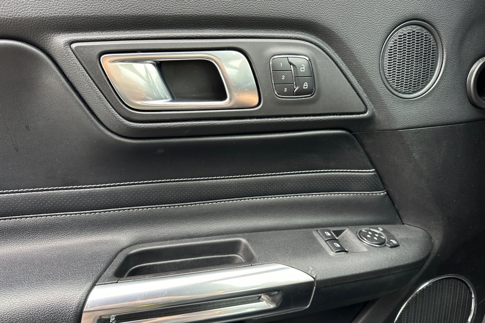 2022 Ford Mustang Mach 1 photo 12