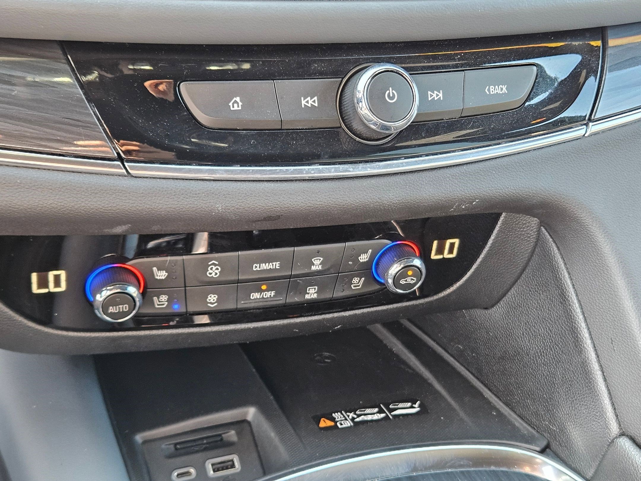 2024 Buick Enclave Premium photo 19
