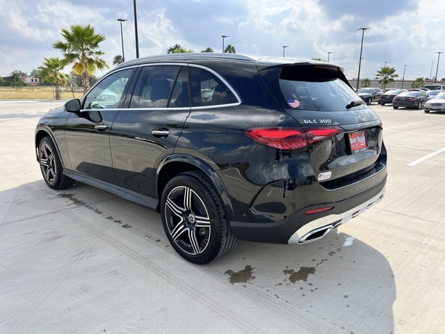 2026 Mercedes Benz GLC 300 photo 3