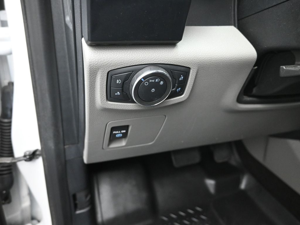 2020 Ford F-150 XL photo 3