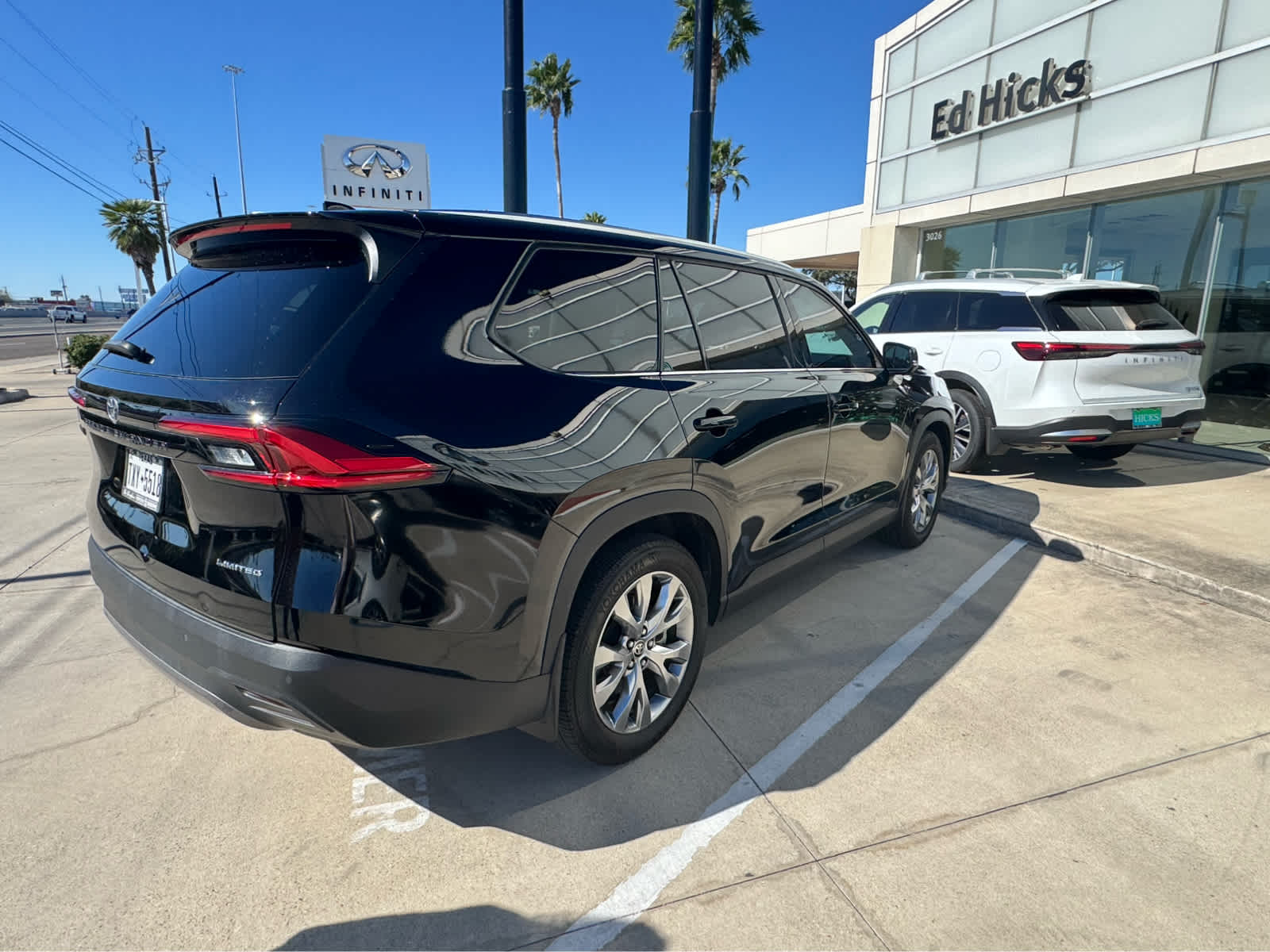 2024 Toyota Grand Highlander Limited photo 2