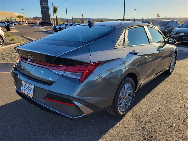 2025 Hyundai Elantra Hybrid Blue photo 3