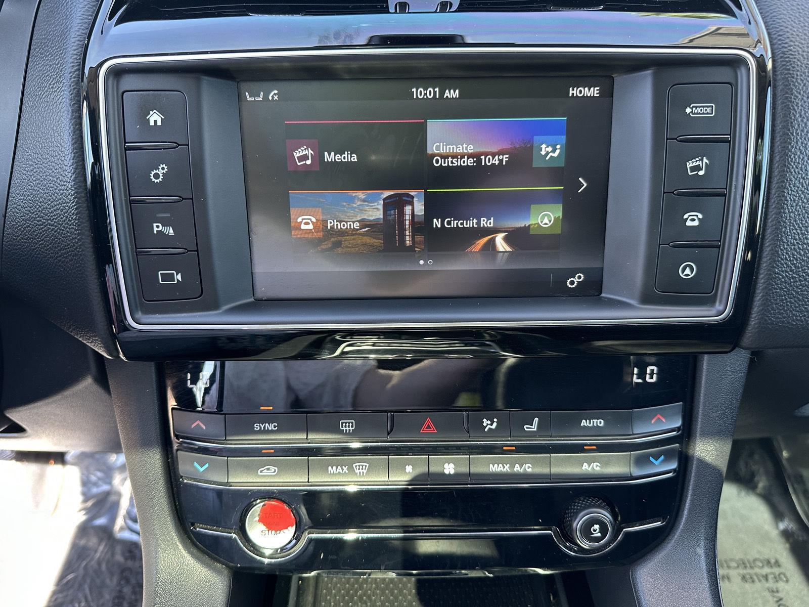 2018 Jaguar F-PACE Prestige photo 14