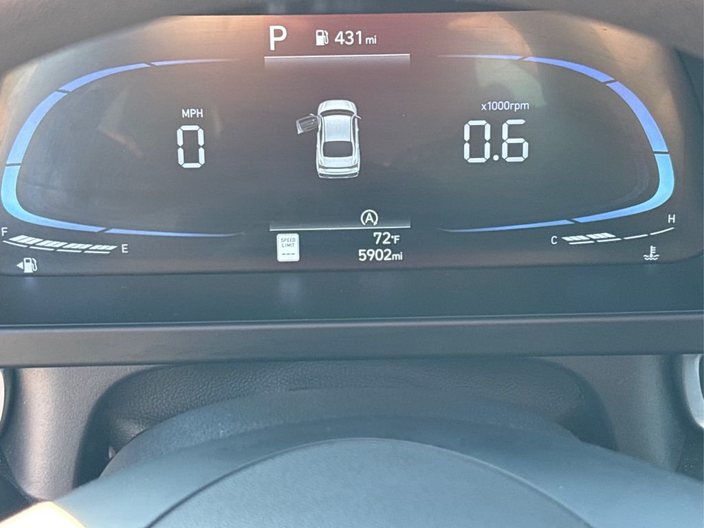 2024 Hyundai Elantra SE photo 18