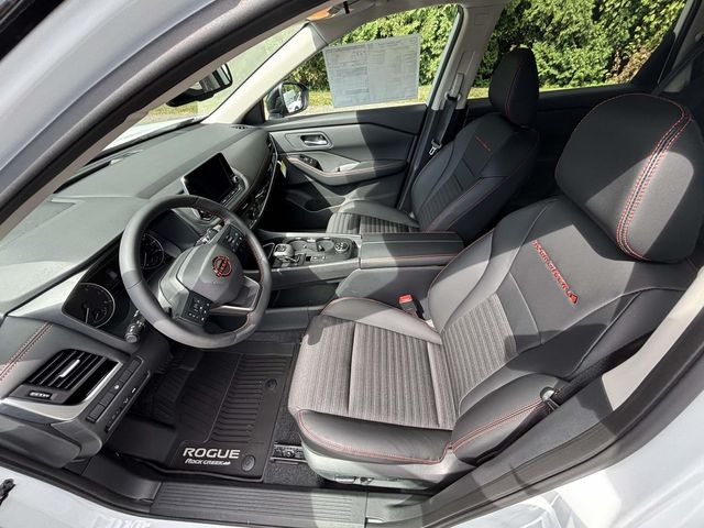 2026 Nissan Rogue SV photo 15