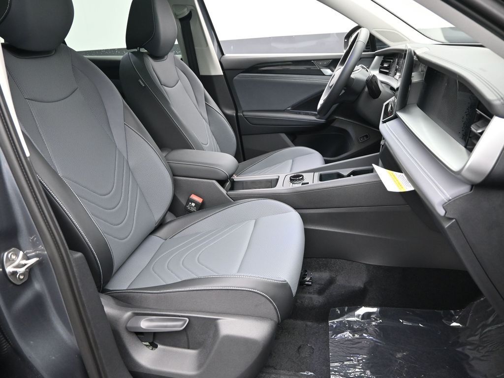 2025 Volkswagen Tiguan SE photo 4