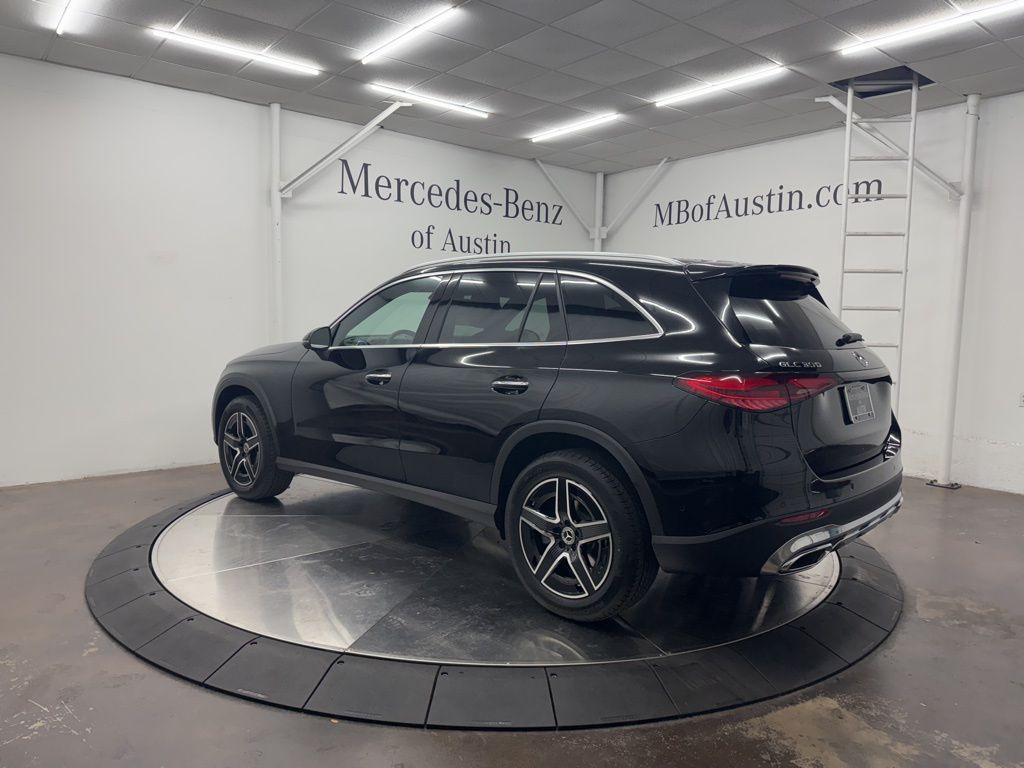 2026 Mercedes Benz GLC 300 photo 3