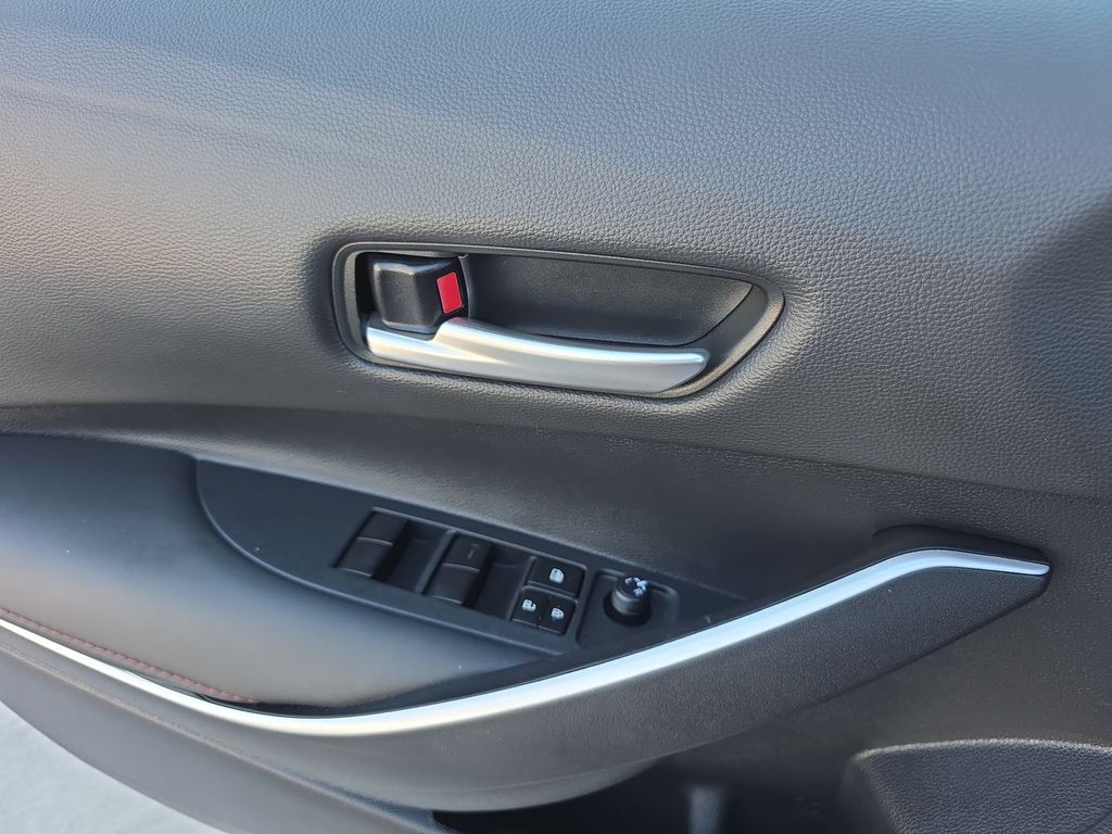 2025 Toyota Corolla SE photo 24