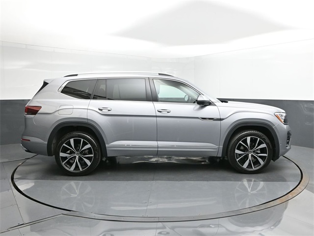 2025 Volkswagen Atlas SEL Premium R-Line photo 2