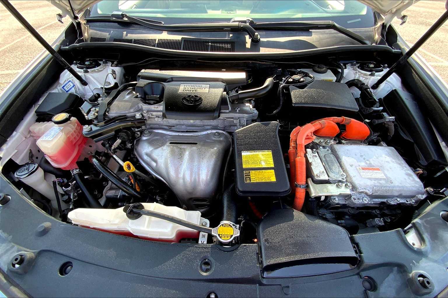 2014 Toyota Camry Hybrid XLE photo 29