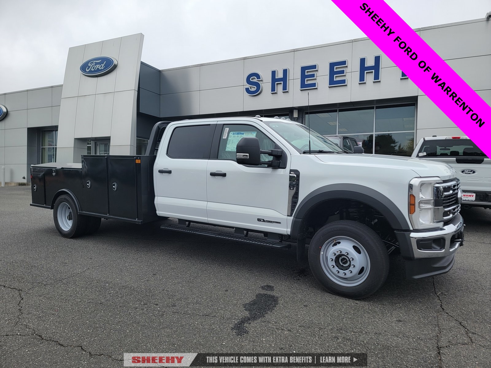 2025 Ford F-550 Super Duty Chassis Cab XL's photo