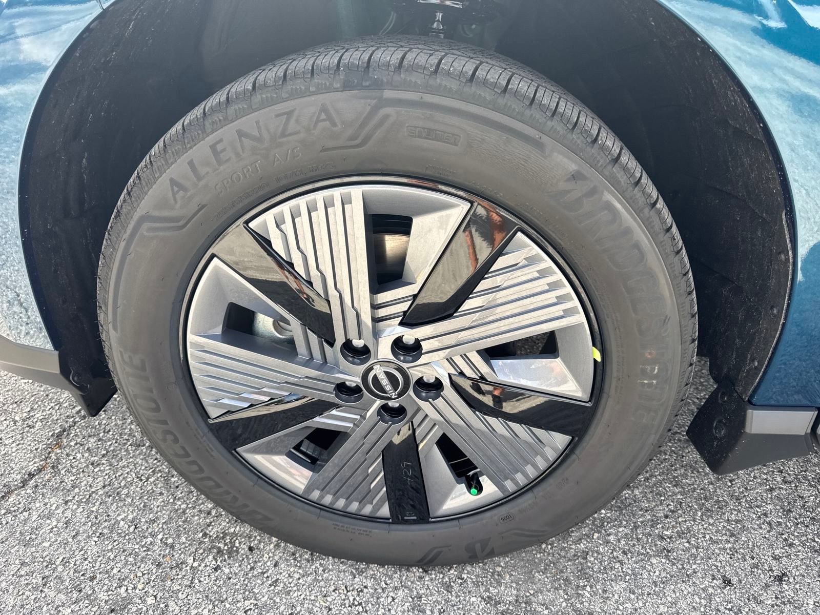 2025 Nissan Murano SL photo 11