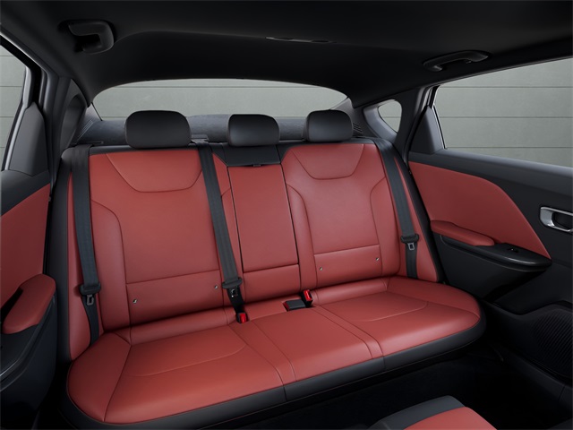2025 Kia K4 GT-Line photo 11