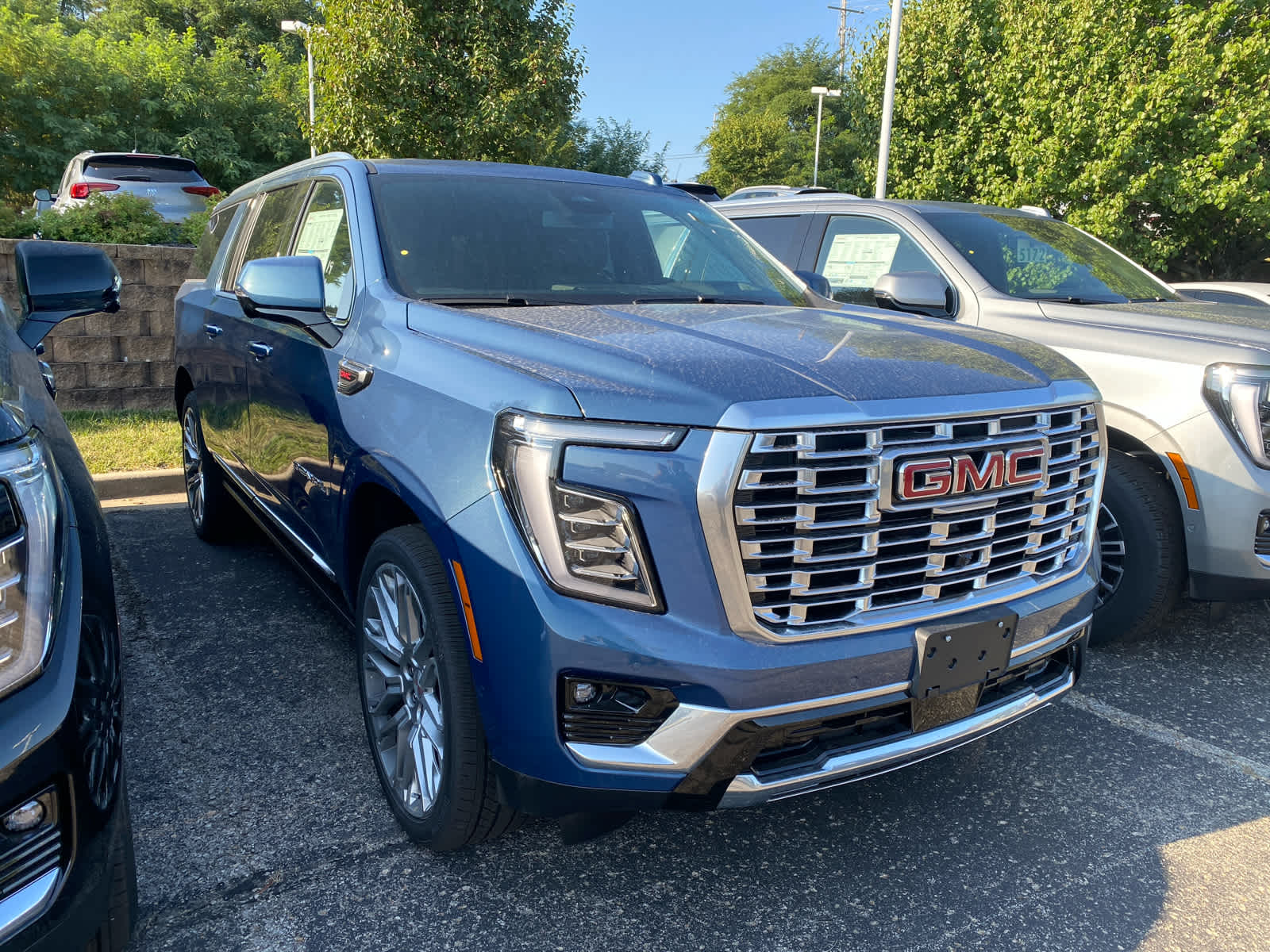2025 Gmc Yukon XL Denali photo 3