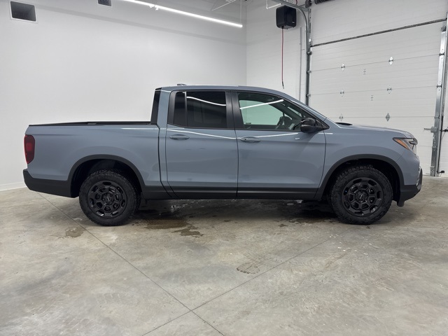 2025 Honda Ridgeline TrailSport photo 3