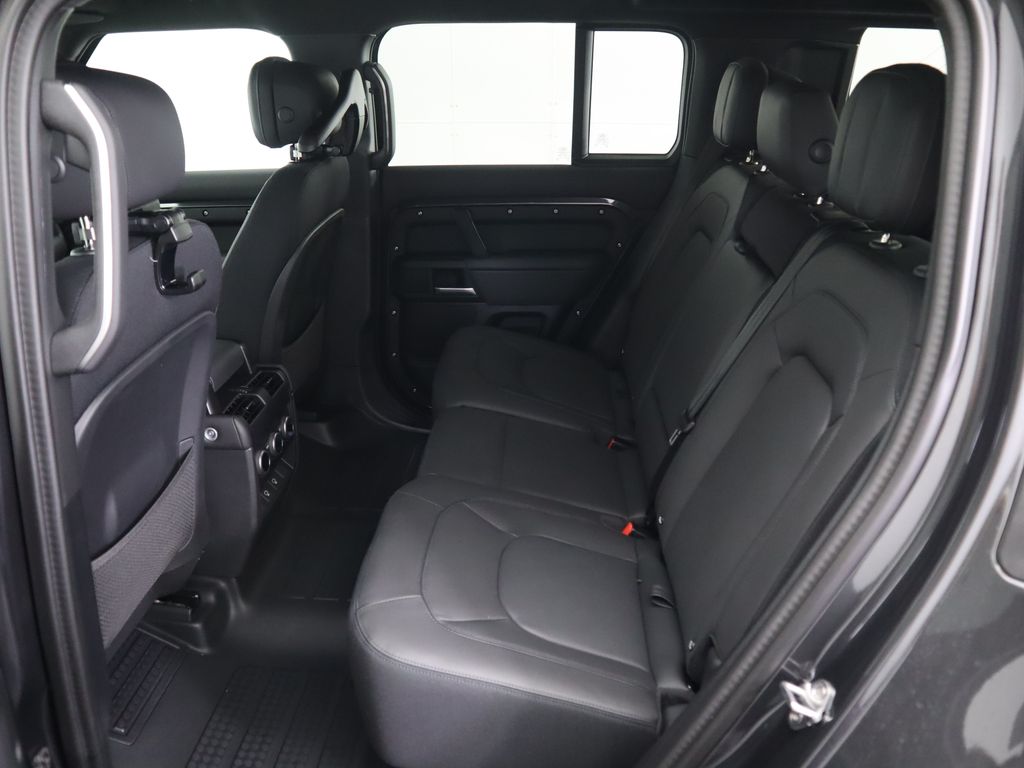 2025 Land Rover Defender 110 X photo 20