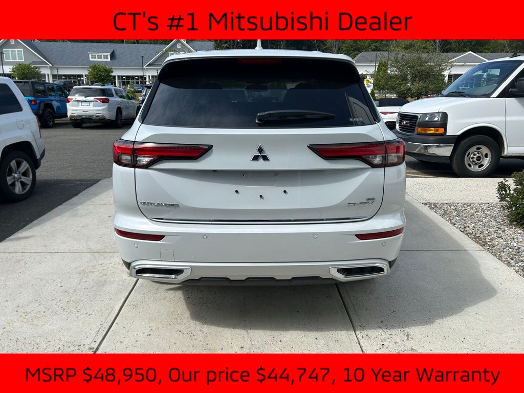 2025 Mitsubishi Outlander PHEV SE photo 4