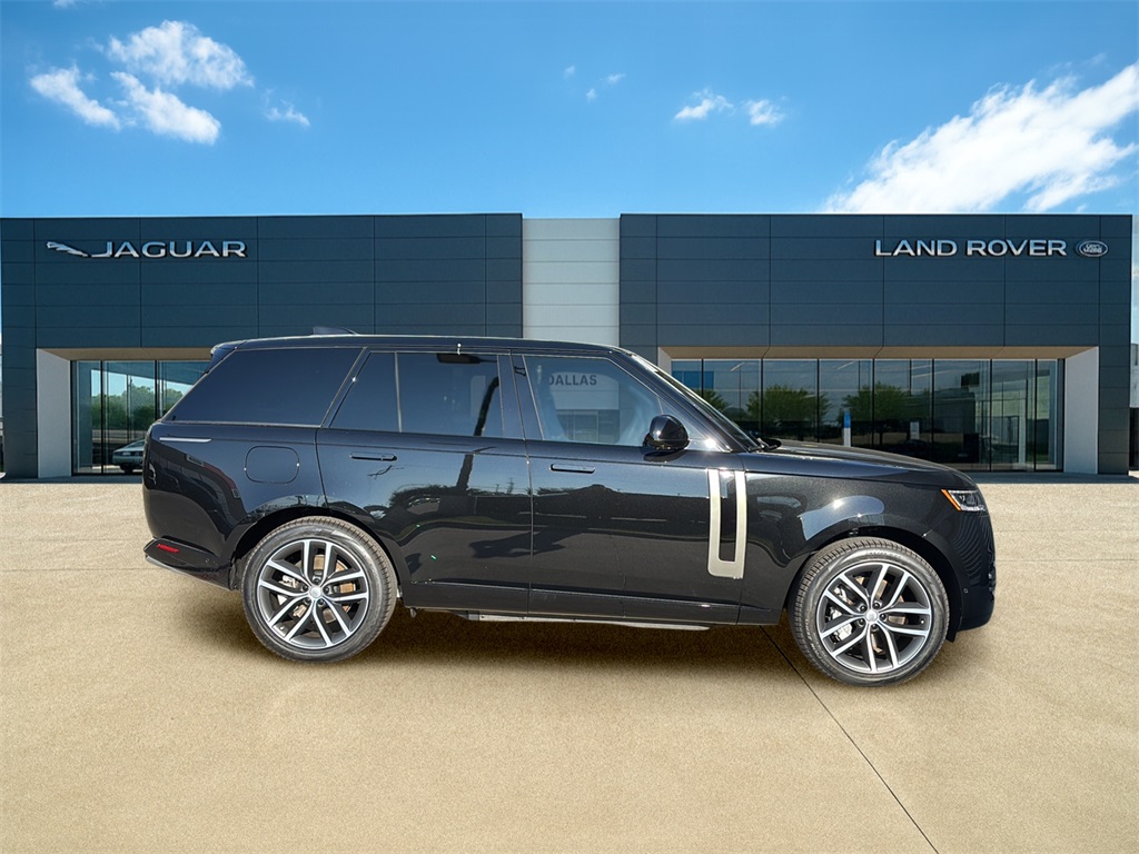 2025 Land Rover Range Rover SE photo 2