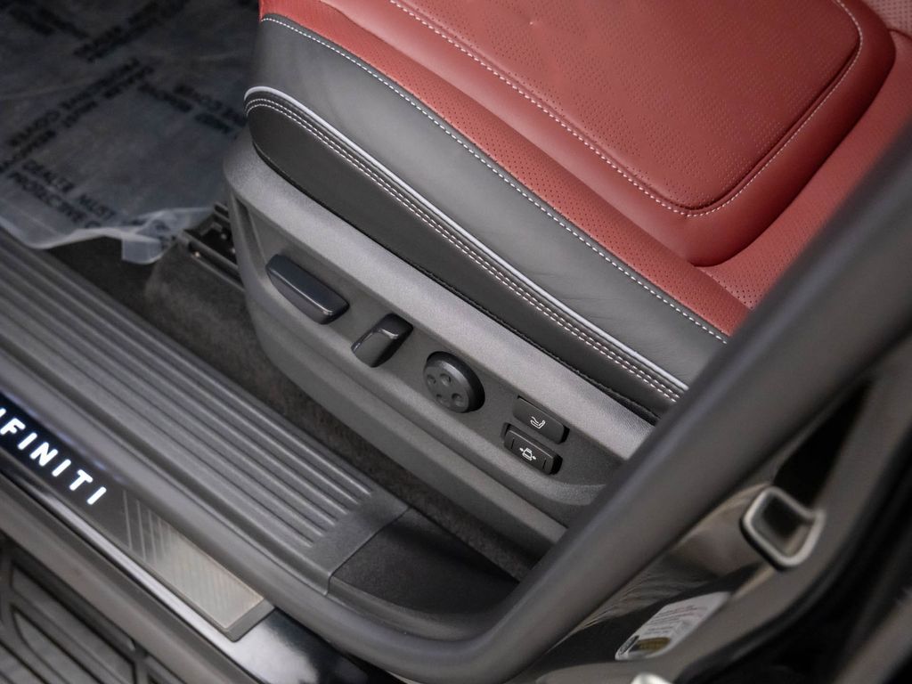 2026 Infiniti QX80 photo 13