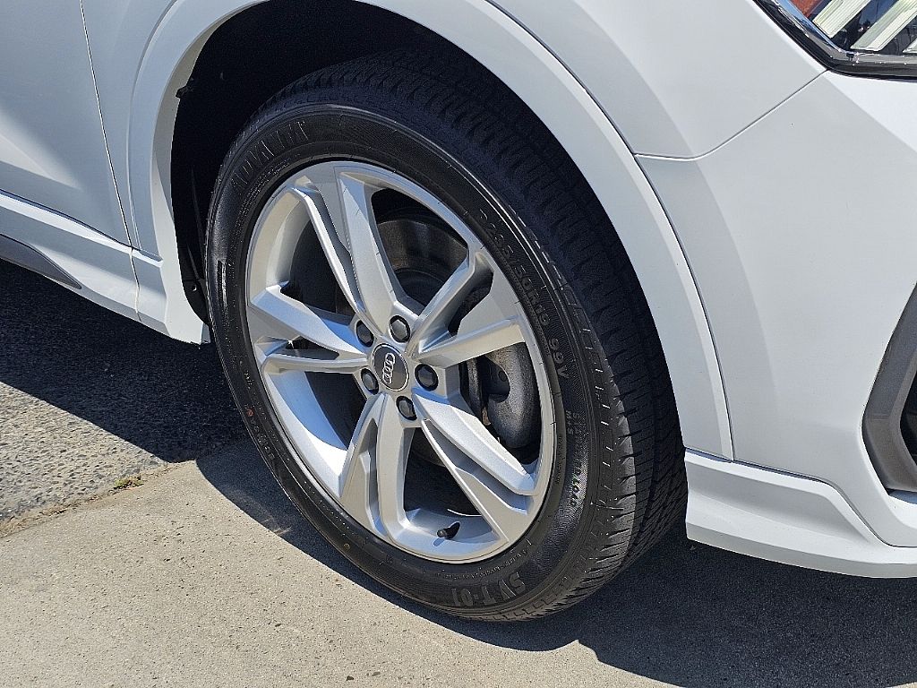2020 Audi Q3 Premium Plus S line photo 6