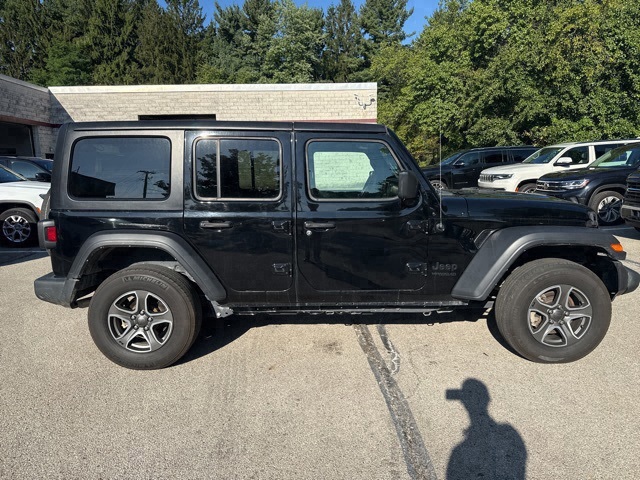 2022 Jeep Wrangler Unlimited Sport S photo 2