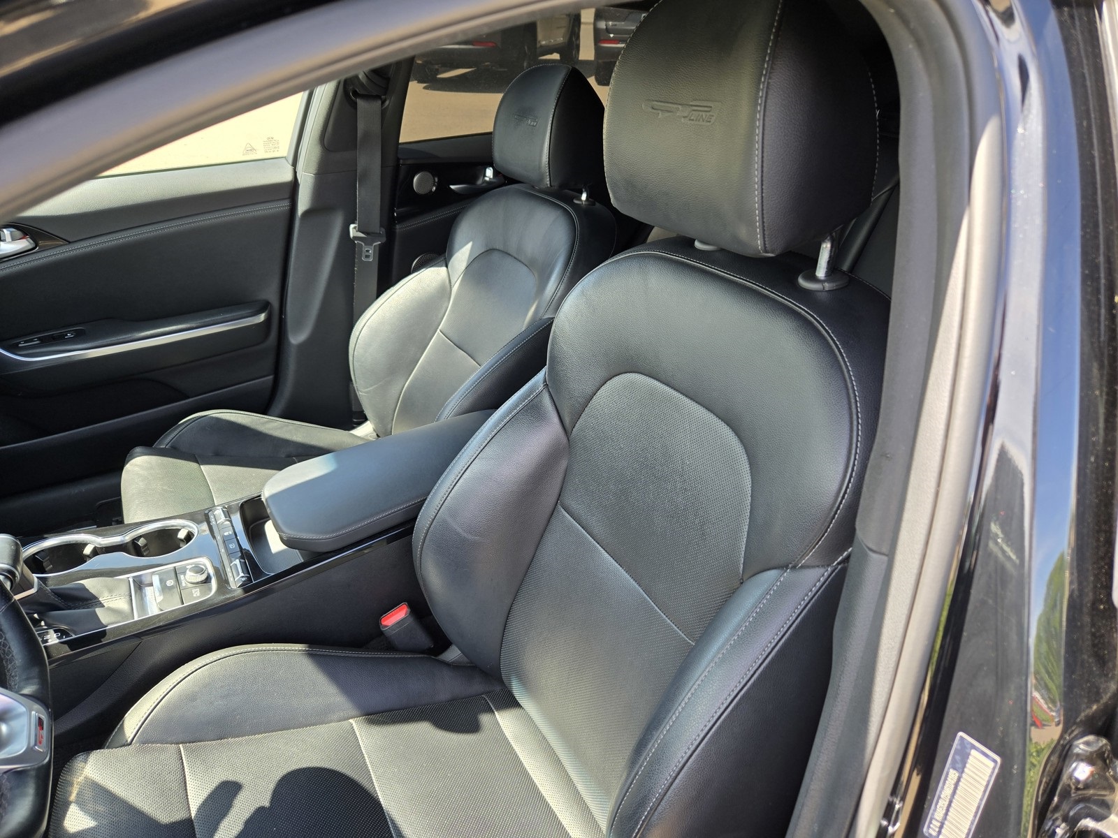 2022 Kia Stinger GT-Line photo 11