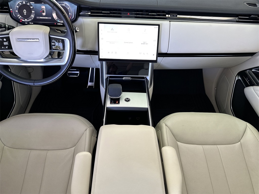 2024 Land Rover Range Rover SE photo 14