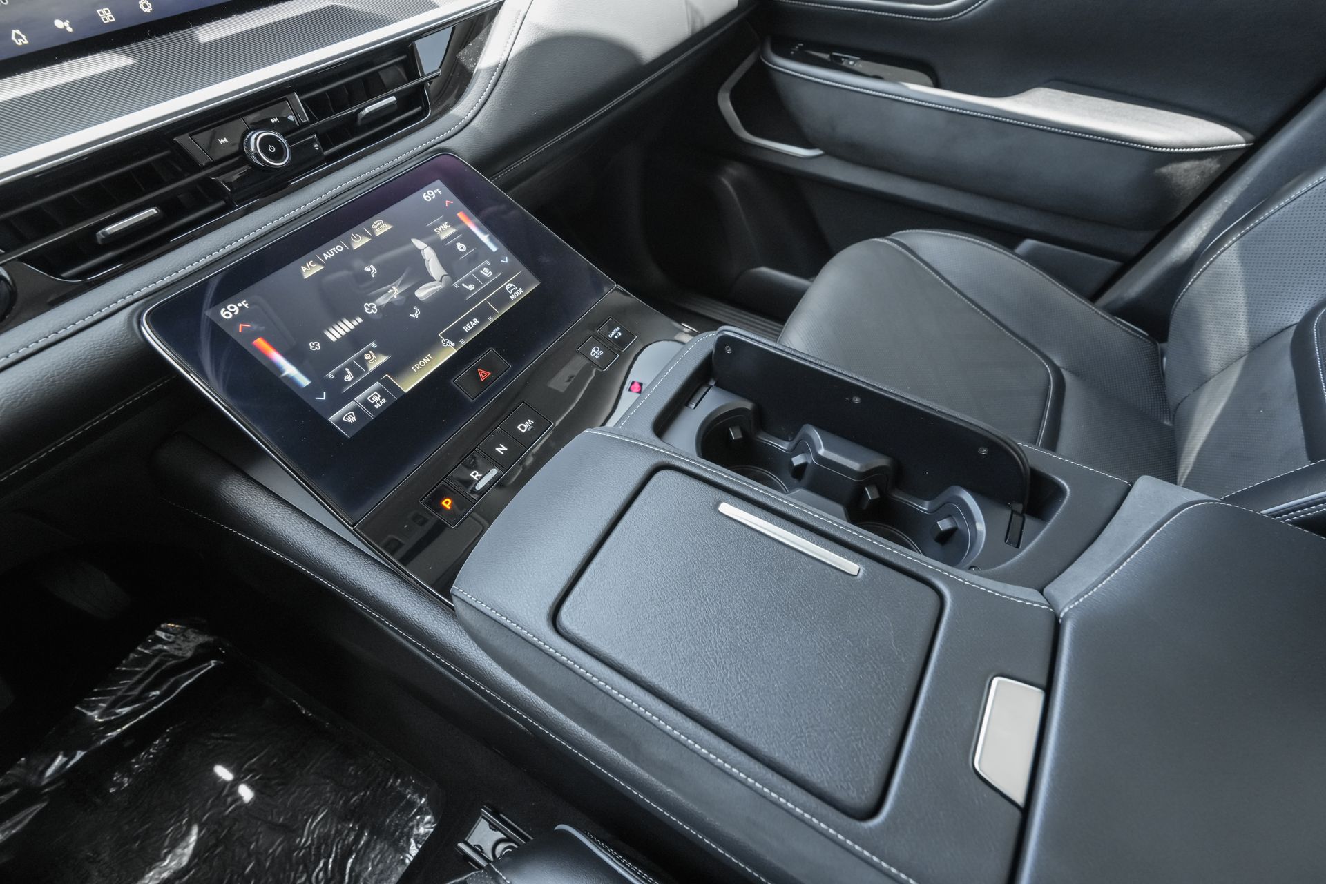 2025 Infiniti QX80 Luxe photo 8