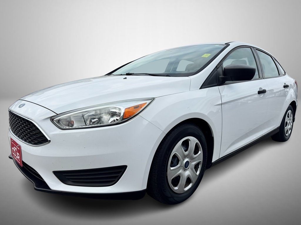 2015 Ford Focus S photo 2