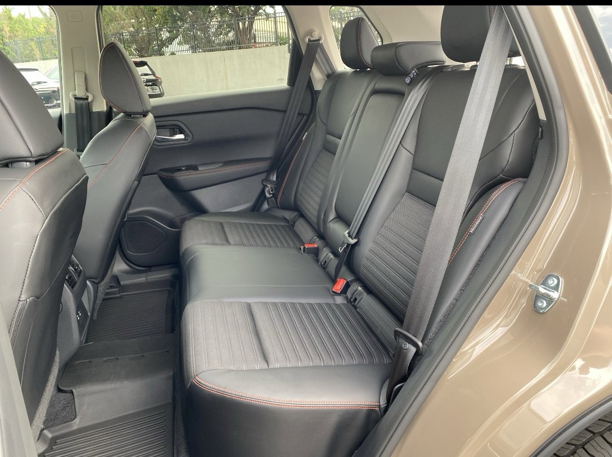 2025 Nissan Rogue SV photo 16