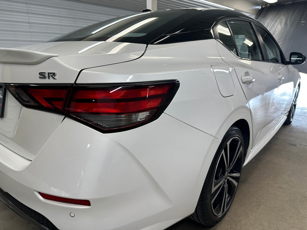 2022 Nissan Sentra SR photo 19