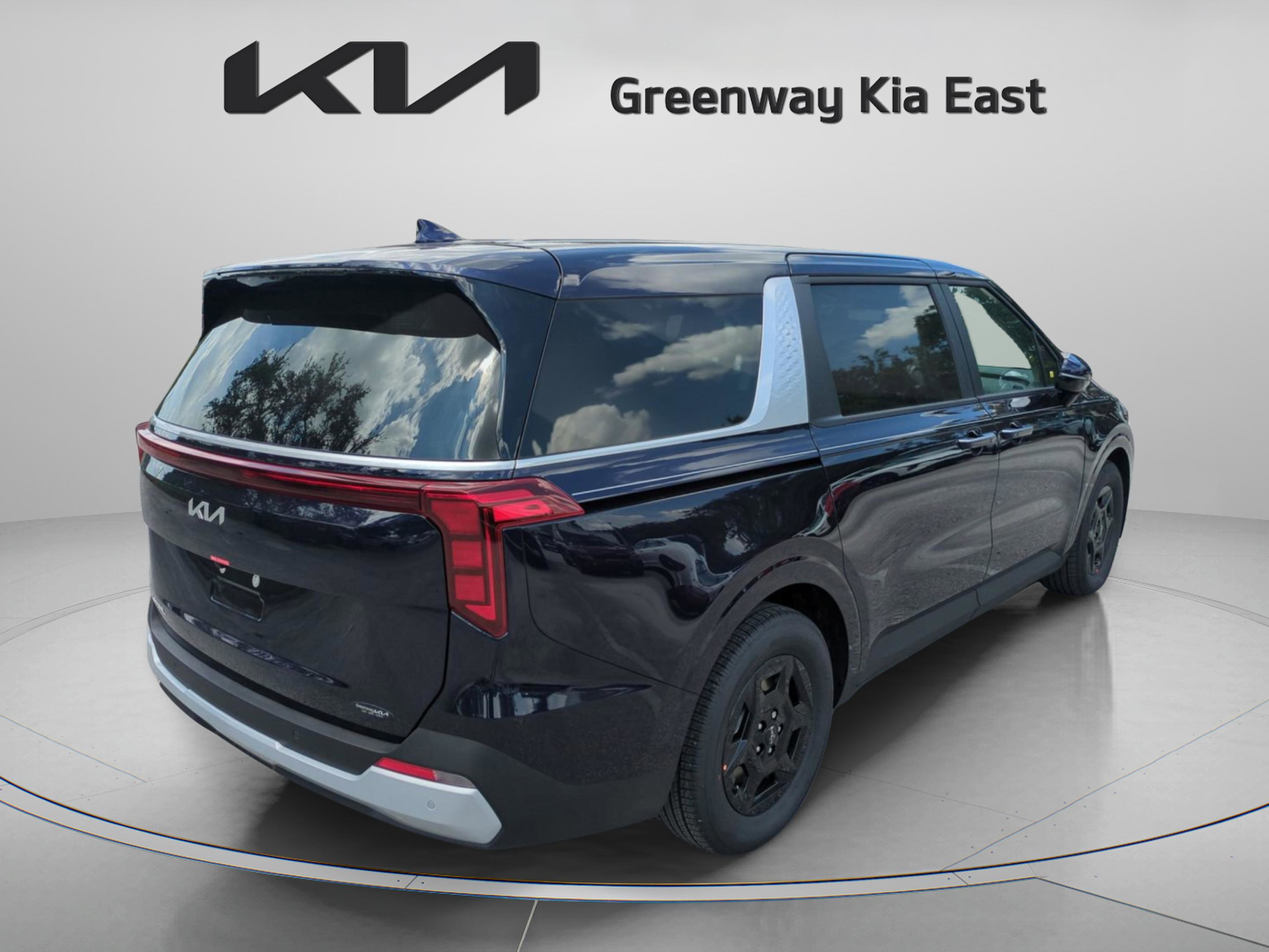 2026 Kia Carnival LXS photo 7