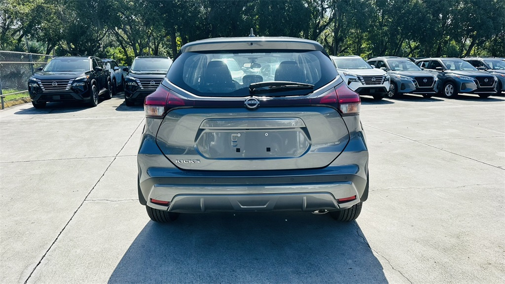 2025 Nissan Kicks Play S photo 4