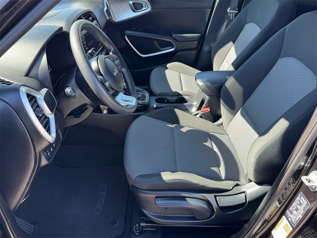 2023 Kia Soul LX photo 11