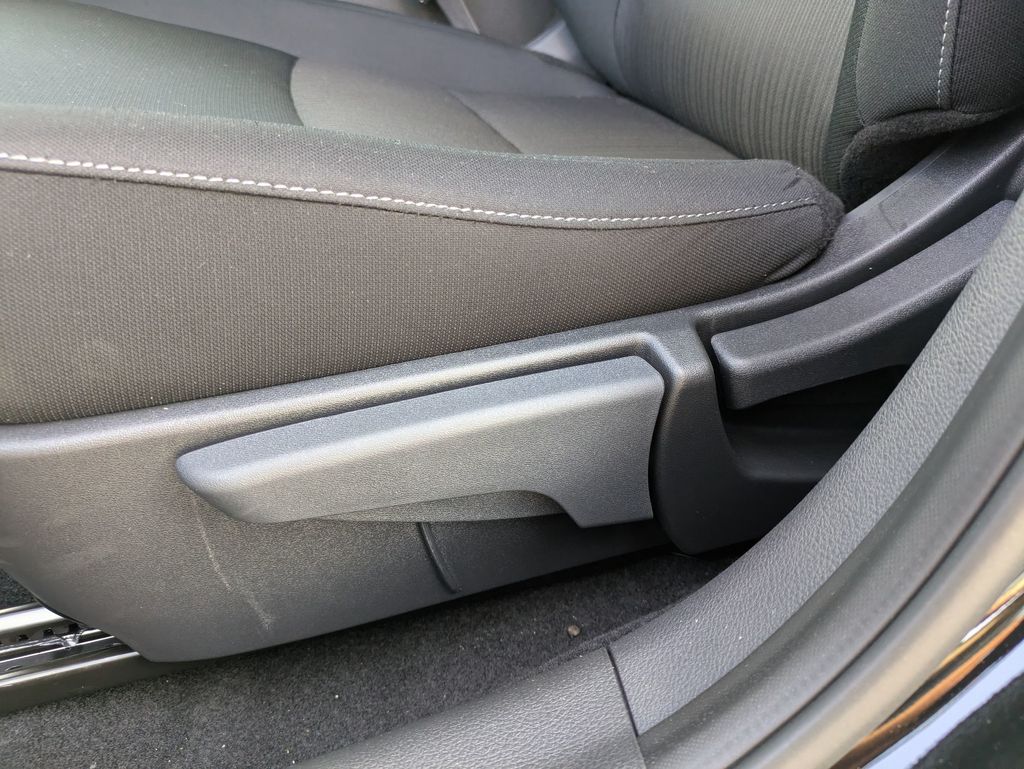 2025 Nissan Sentra SV photo 13