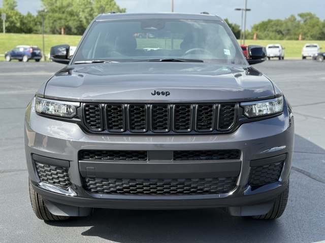 2025 Jeep Grand Cherokee Altitude X photo 2