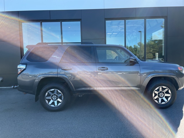 2021 Toyota 4Runner TRD Off-Road Premium photo 2