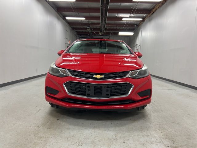 2017 Chevrolet Cruze LT photo 2