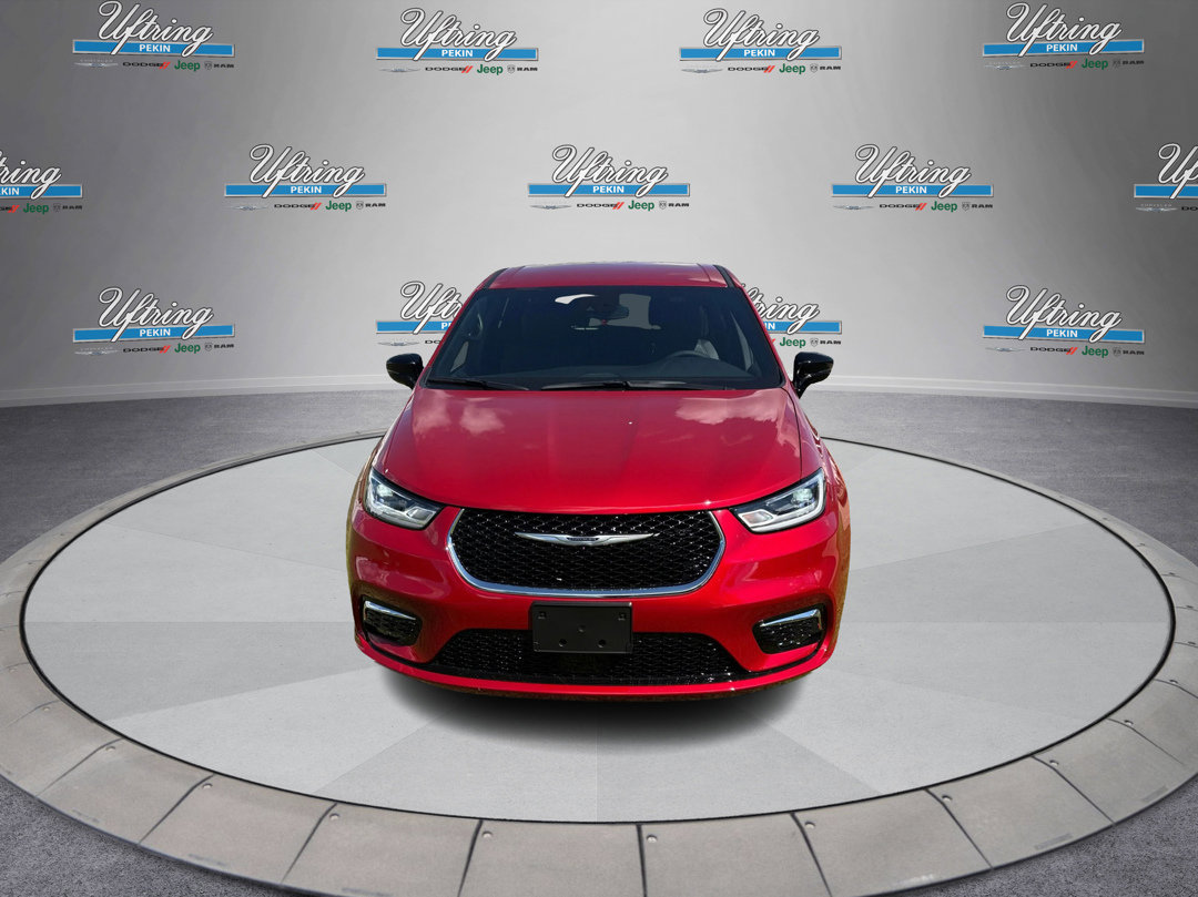 2026 Chrysler Pacifica photo 7