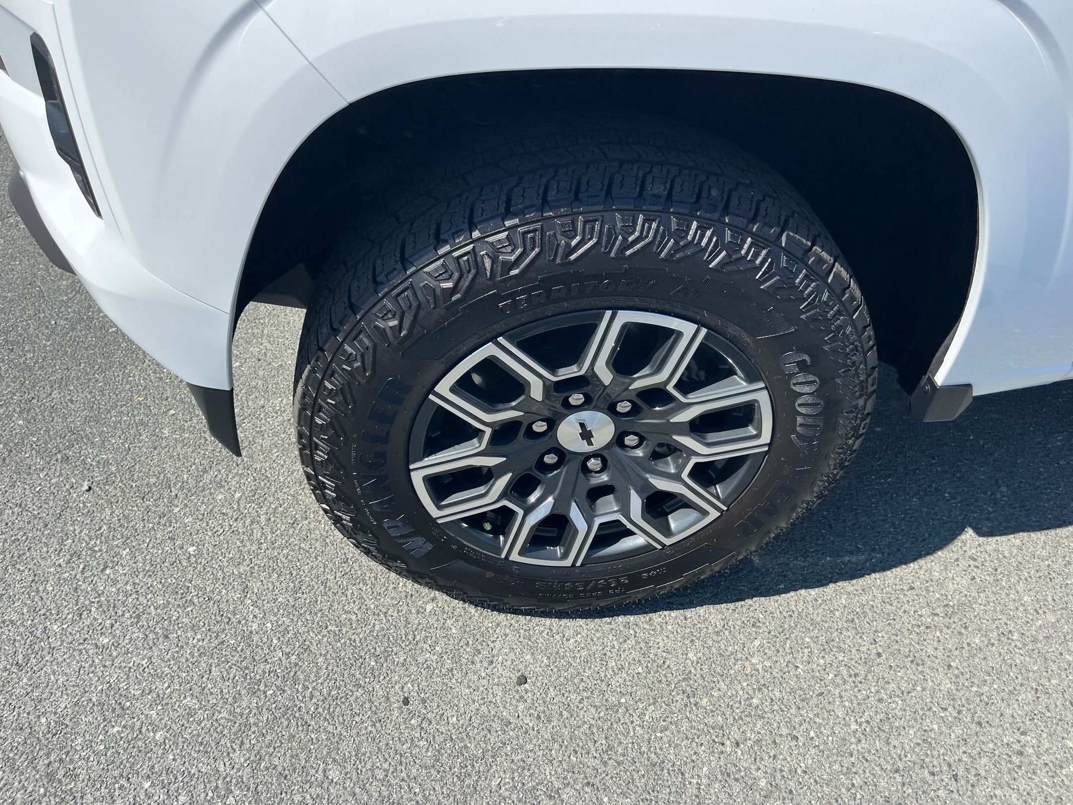 2023 Chevrolet Colorado Z71 photo 10
