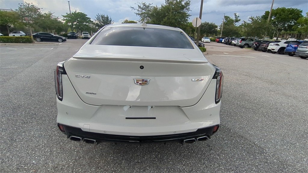 2022 Cadillac CT4 photo 2